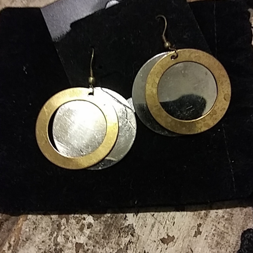 Jewelry - Picture 3 of 3